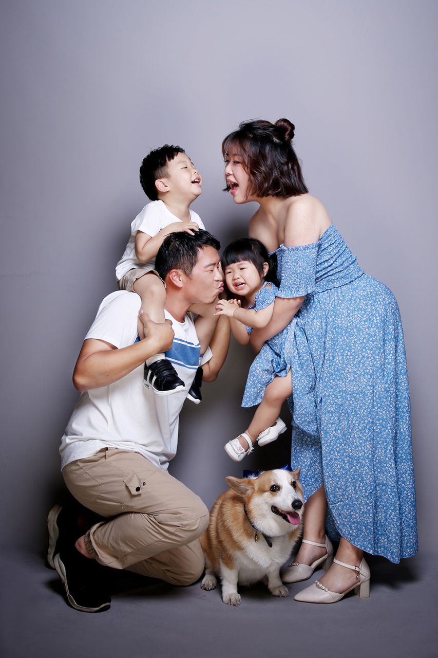 台南寵物全家福攝影｜親子與毛孩溫馨互動