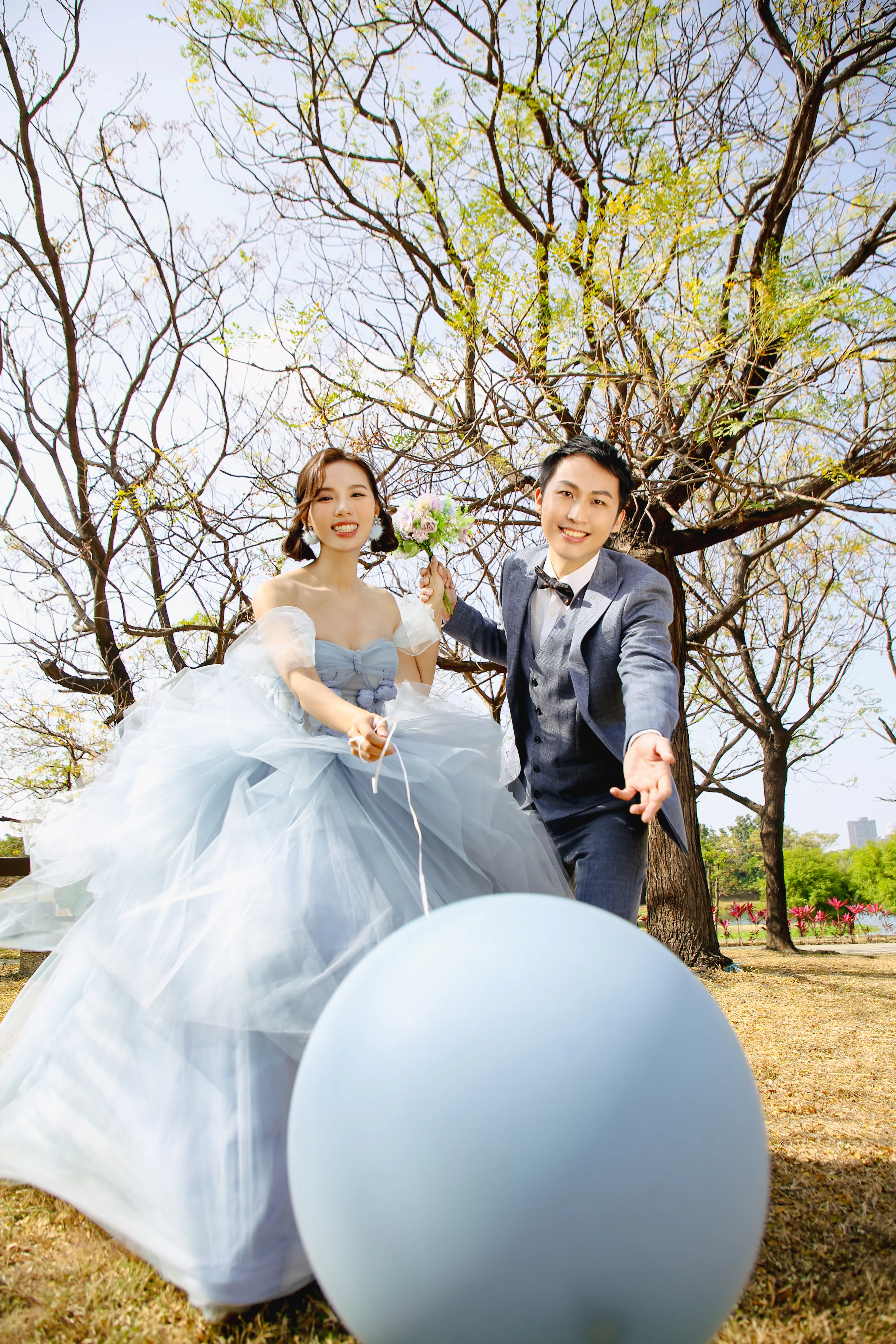  高雄婚紗攝影｜氣球互動自然婚紗照
