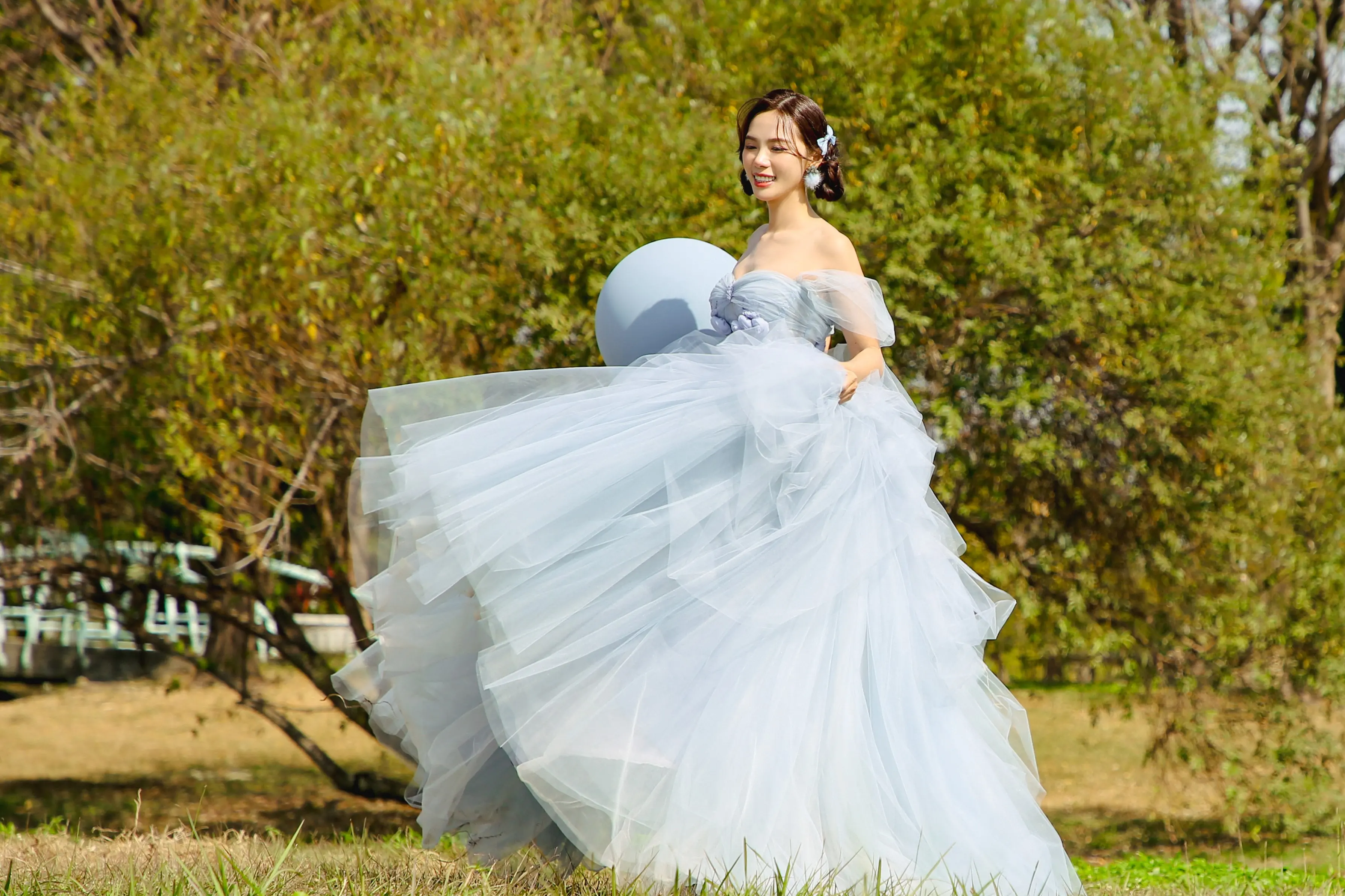 高雄婚紗攝影｜水藍禮服自然風婚紗照