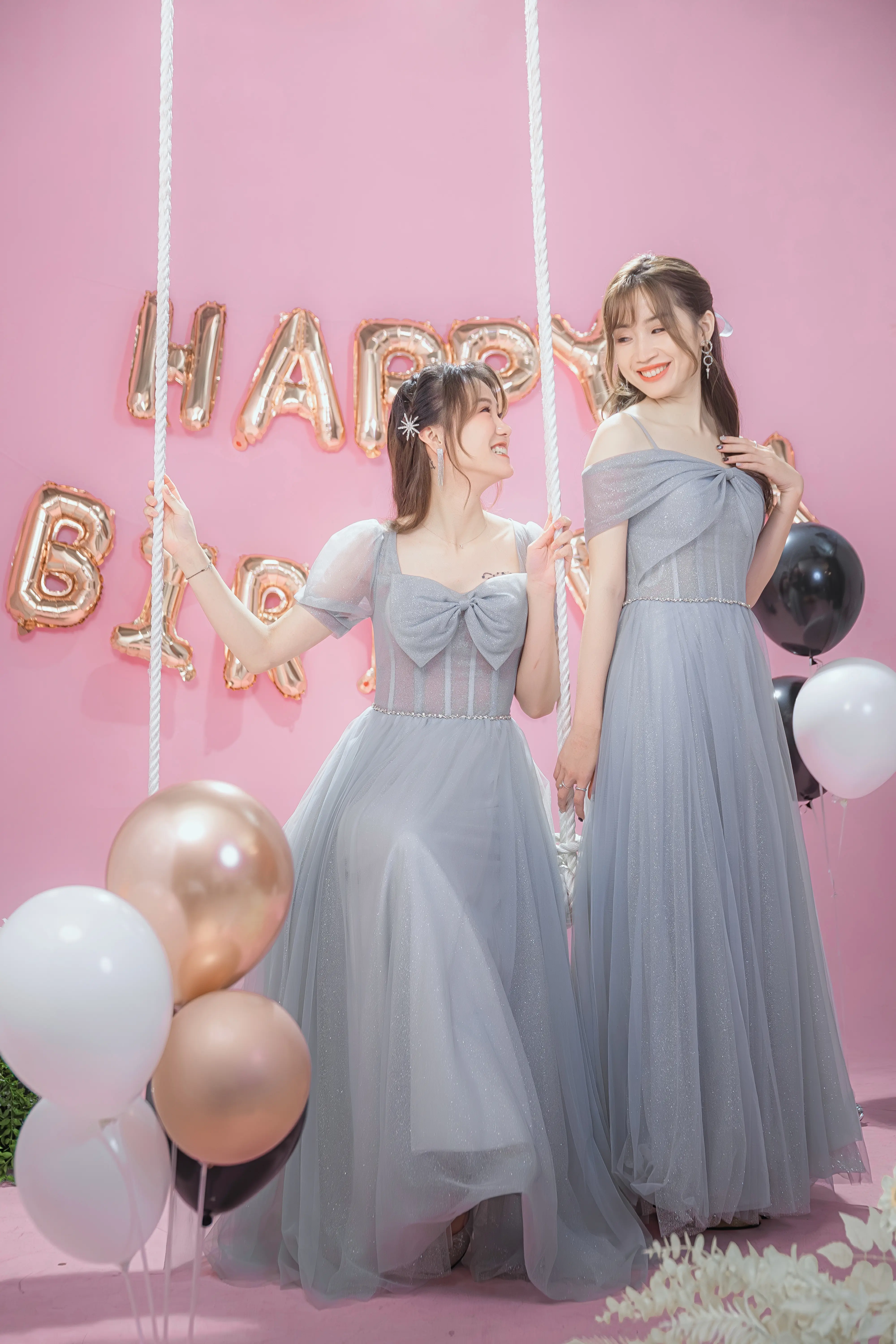 高雄閨蜜生日寫真｜姐妹生日派對紀念 高雄閨蜜寫真｜生日氣球主題棚拍 高雄生日寫真｜閨蜜派對攝影 高雄姐妹寫真｜生日紀念照 高雄閨蜜寫真｜生日佈置拍攝 高雄生日派對寫真｜姐妹互動紀錄 高雄閨蜜生日寫真｜
