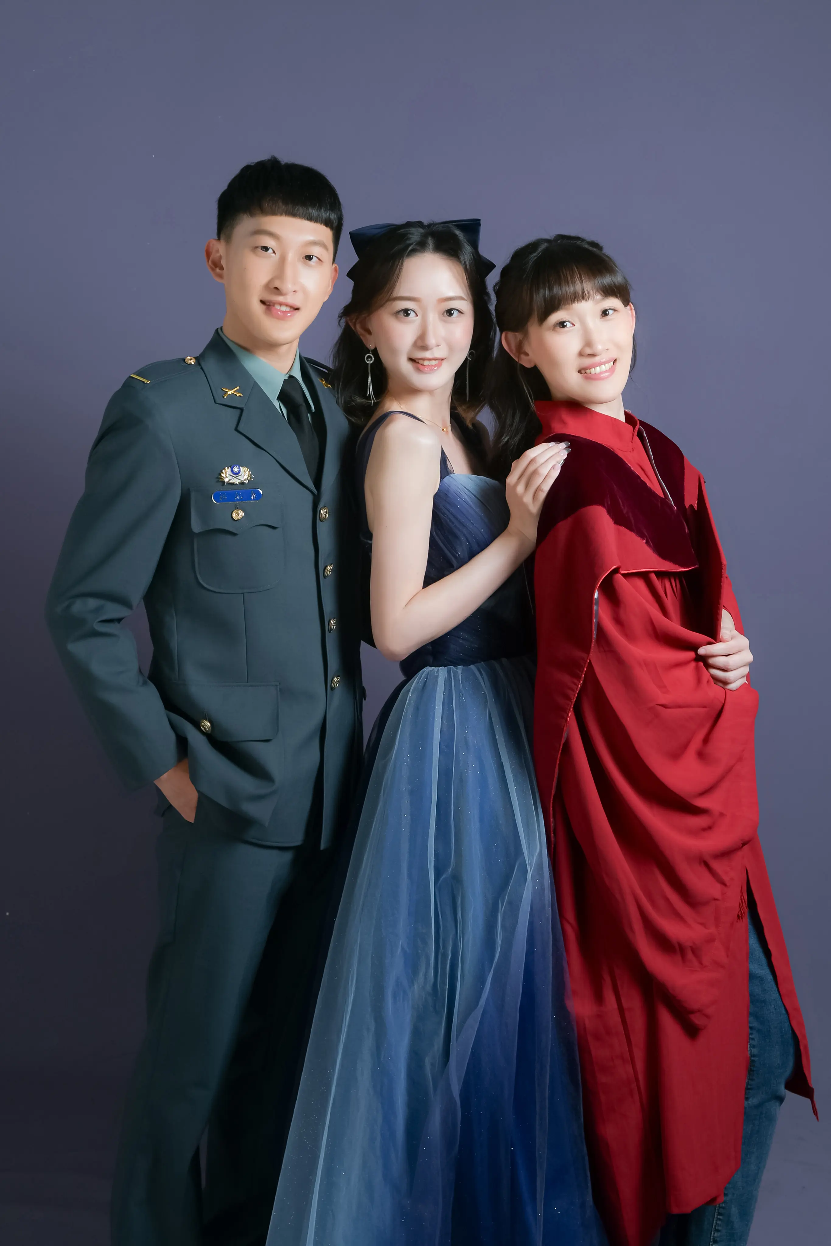 姐弟合影紀錄人生不同階段的重要成長時刻，高雄全家福攝影