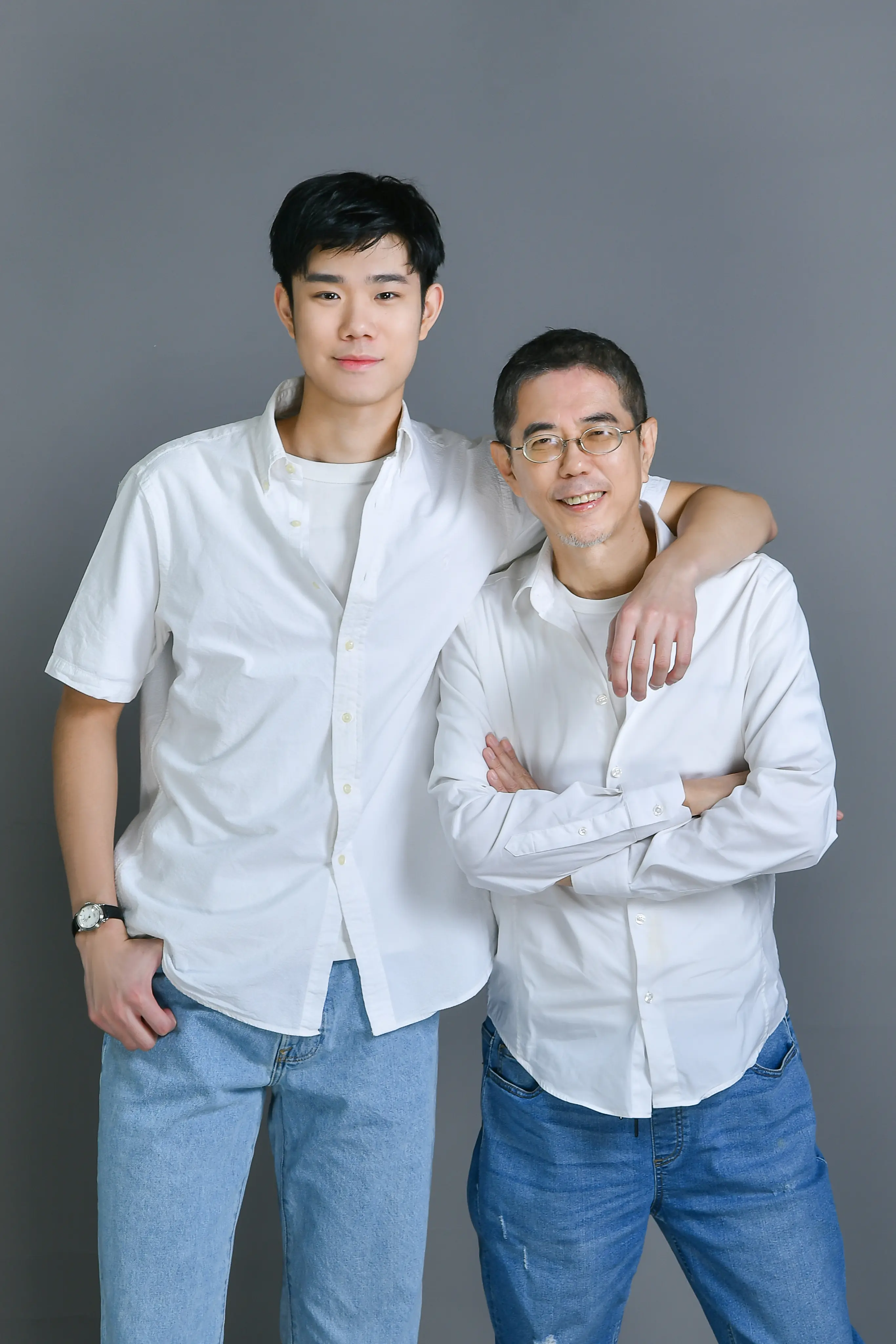 父子便服紀念照紀錄成長與親情時刻，高雄全家福攝影